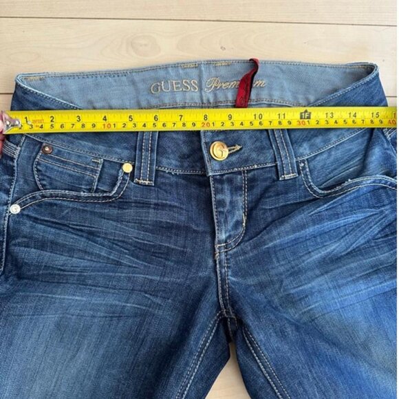 Classic Guess Premium denim in the Daredevil straight leg cut - Picture 5 of 8